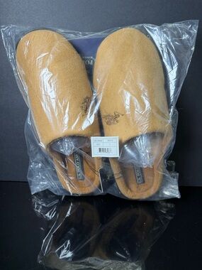 Brand New Men’s US Polo Assn. Tan Fleece Slip-On Slippers, Size 9/10
